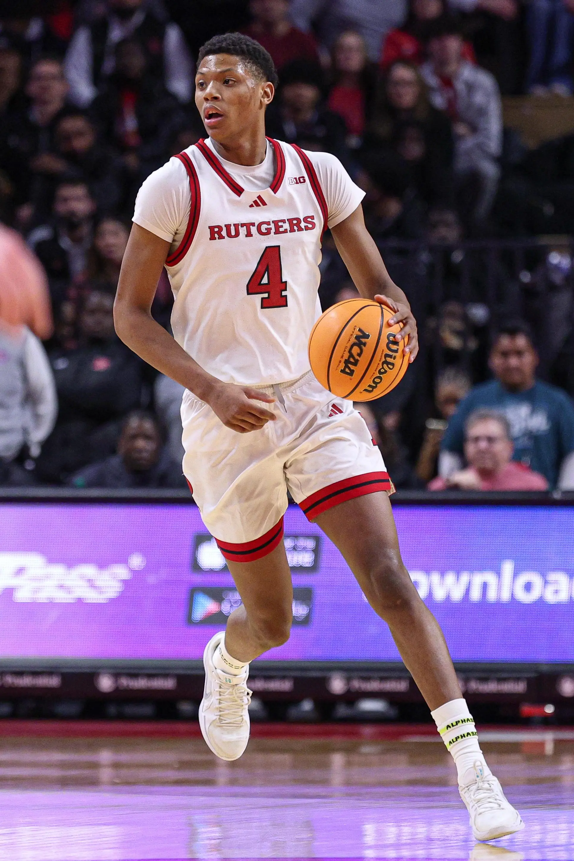 必威娱乐平台 -犹他爵士迎NBA季后赛关键赛；赛后完成体检；引发热议；身体对抗强度拉满的简单介绍